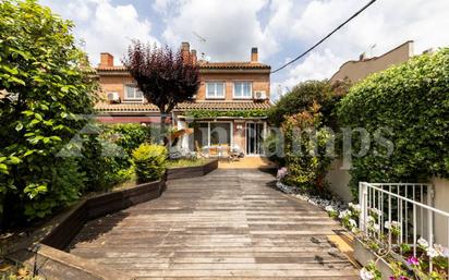 Vista exterior de Casa o xalet en venda en Sabadell amb Aire condicionat, Calefacció i Jardí privat