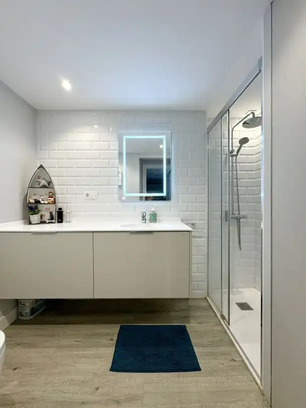 Bathroom of Flat for rent in Donostia - San Sebastián   with Heating, Terrace and Storage room