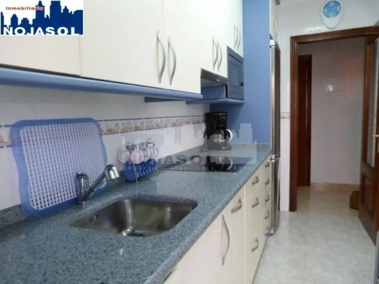 Cuina de Apartament de lloguer en Noja amb Calefacció, Jardí privat i Terrassa