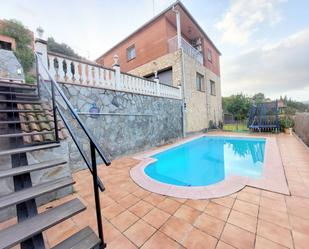 Swimming pool of House or chalet for sale in Terrassa  with Air Conditioner, Heating and Private garden