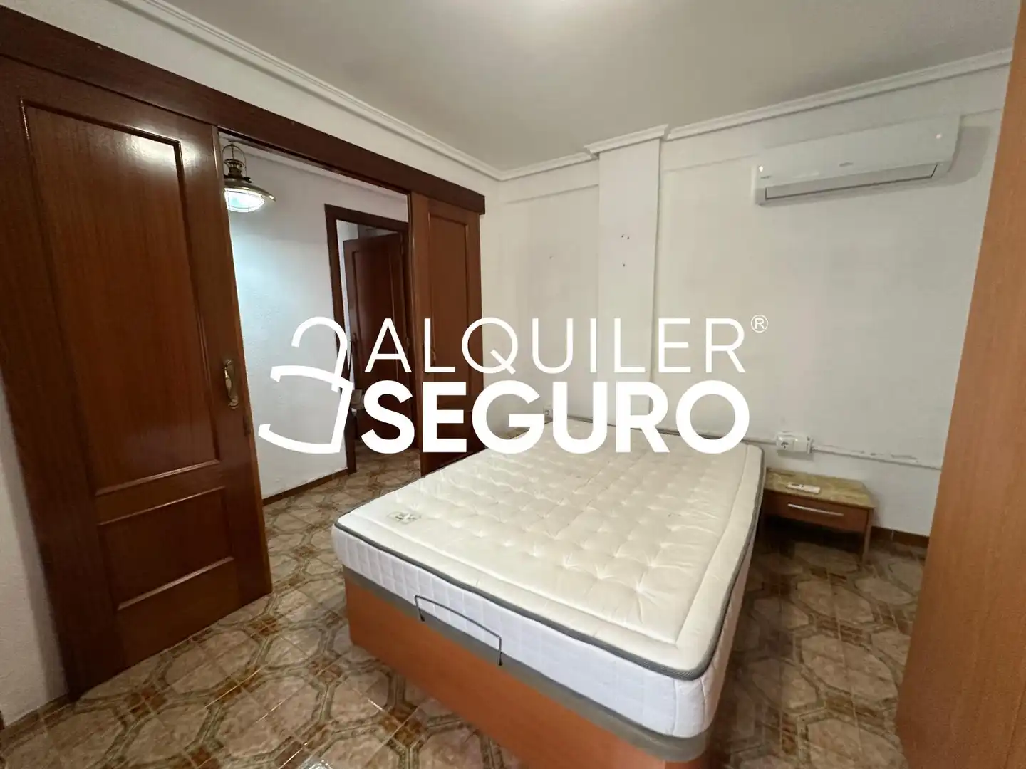 Bedroom of Flat for rent in Mislata  with Air Conditioner, Terrace and Furnished