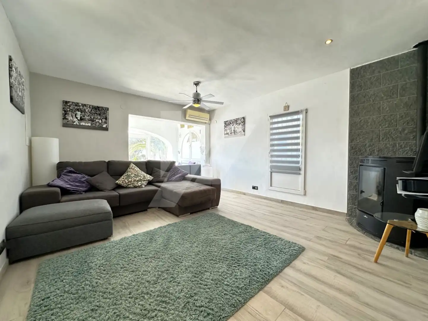 Sala d'estar de Casa o xalet en venda en Moraira amb Aire condicionat, Calefacció i Jardí privat
