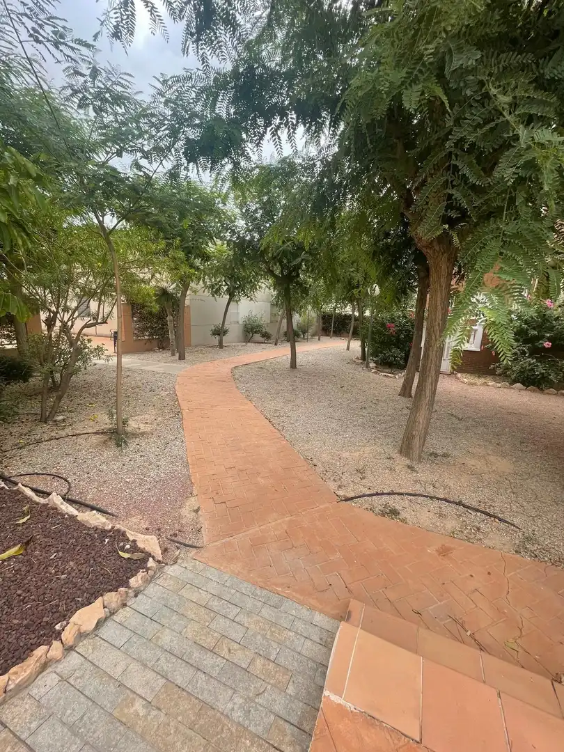Casa adosada en venda en Elche / Elx amb Aire condicionat, Calefacció i Jardí privat