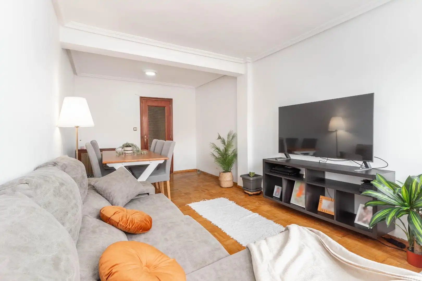 Sala d'estar de Pis en venda en Siero amb Calefacció