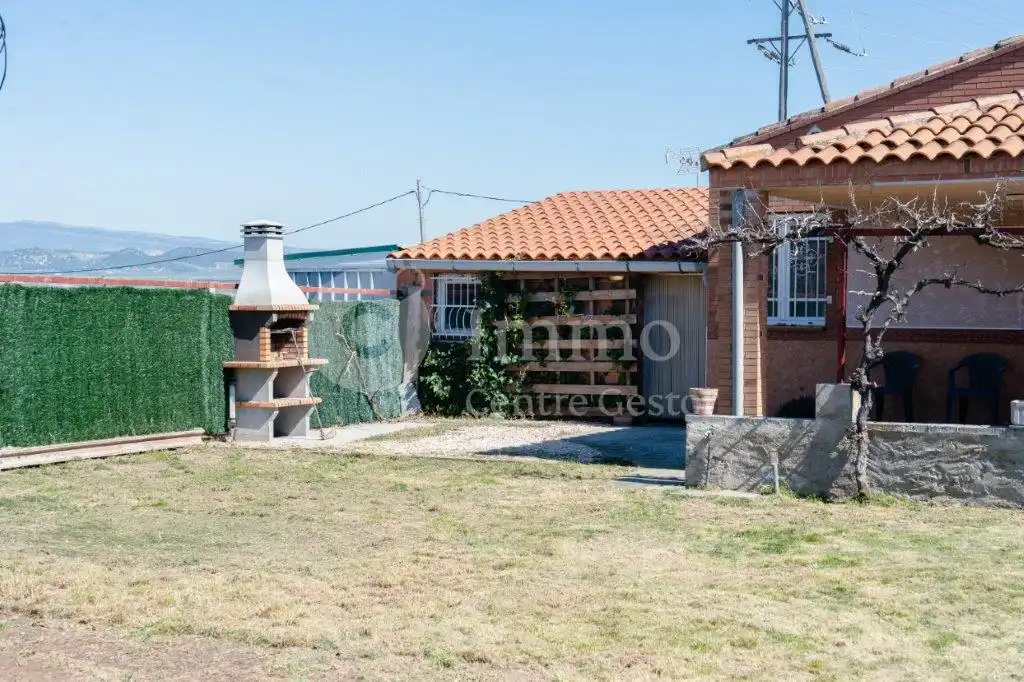 Jardí de Finca rústica en venda en Almenar amb Moblat