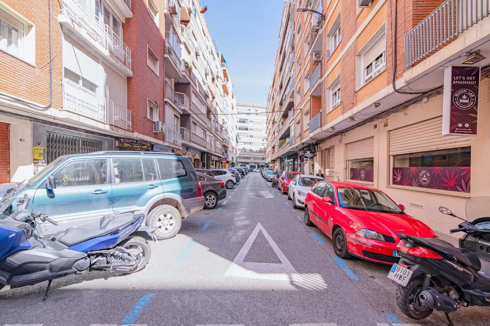 Vista exterior de Local en venta en Granada con Aire acondicionado y Amueblado