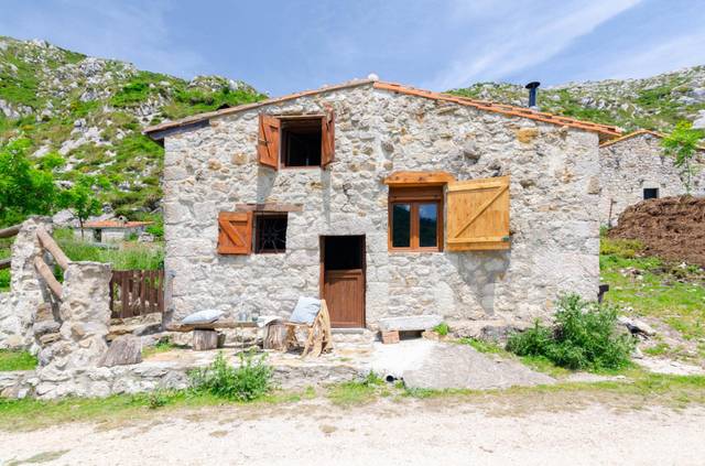 Casa-chalet en Venta en Lugar Braña de trespandiu - Oceño en Peñamellera Alta