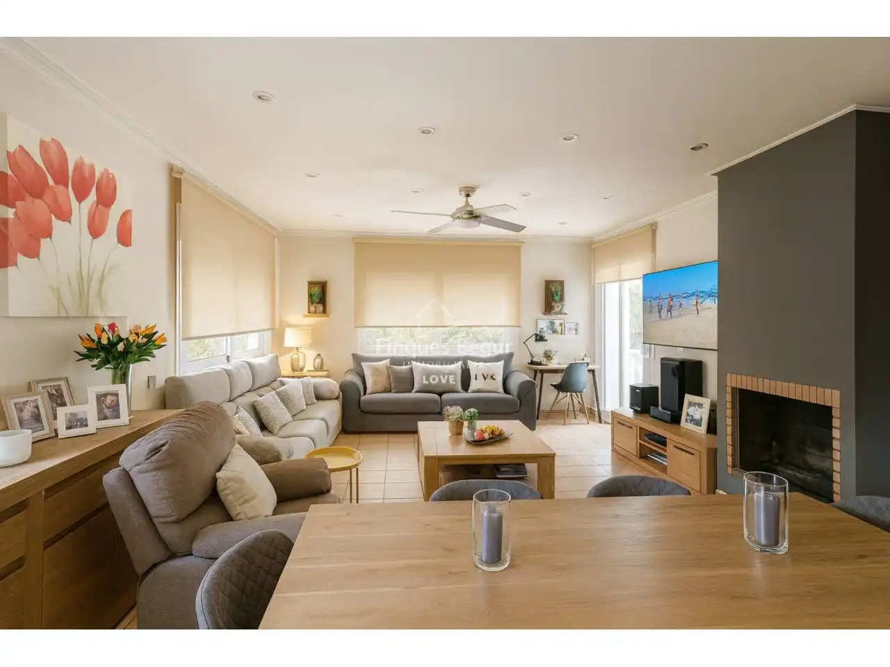 Detached house with pool for sale in Calle Joaquim Ruyra, imagen 2