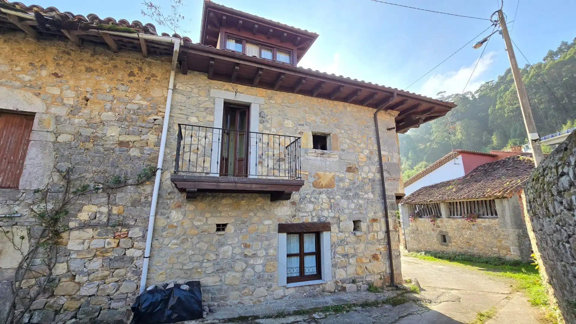 Vista exterior de Casa o xalet en venda en Llanes amb Calefacció