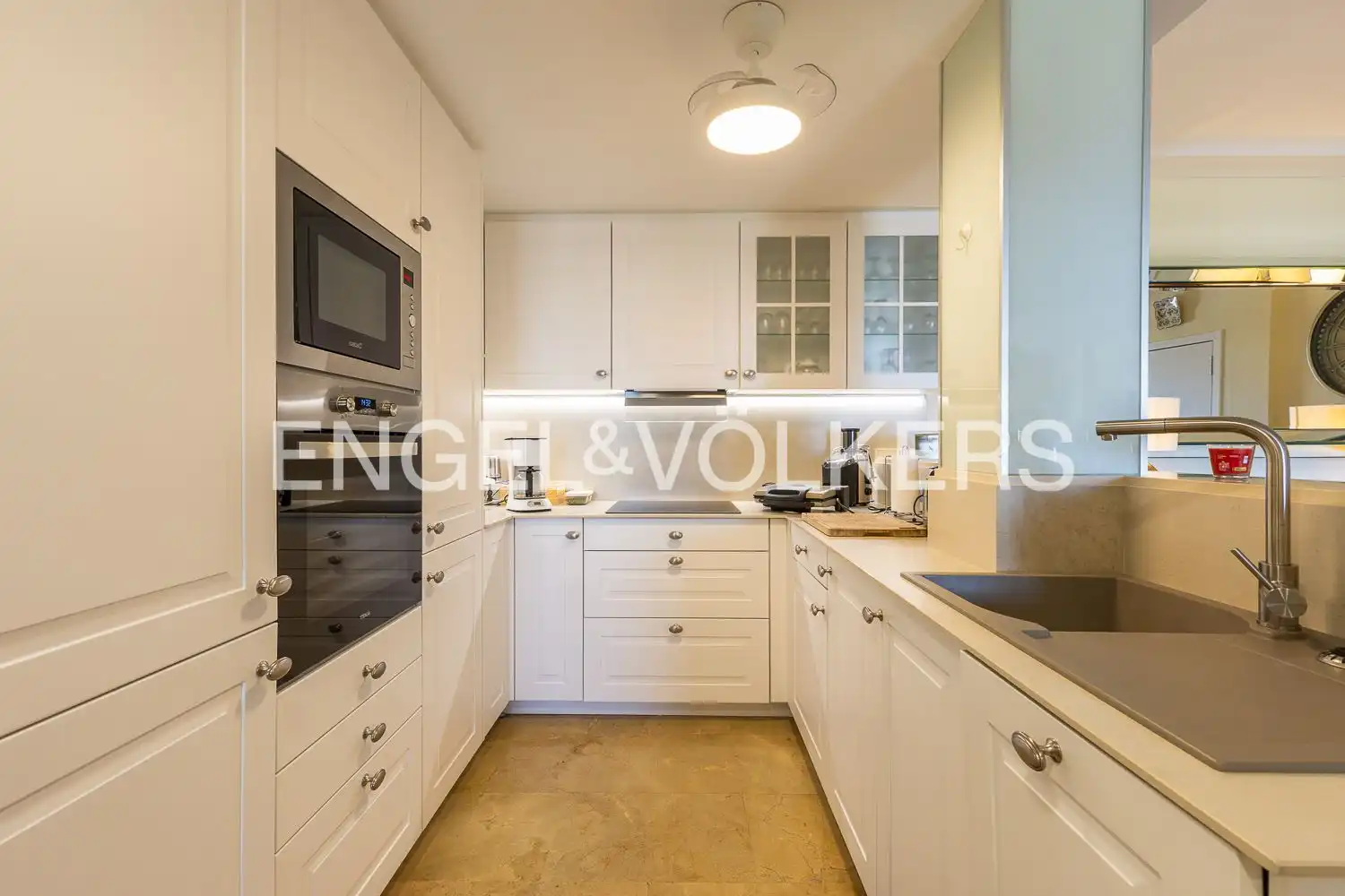 Kitchen of Flat for sale in Ador  with Air Conditioner, Heating and Private garden