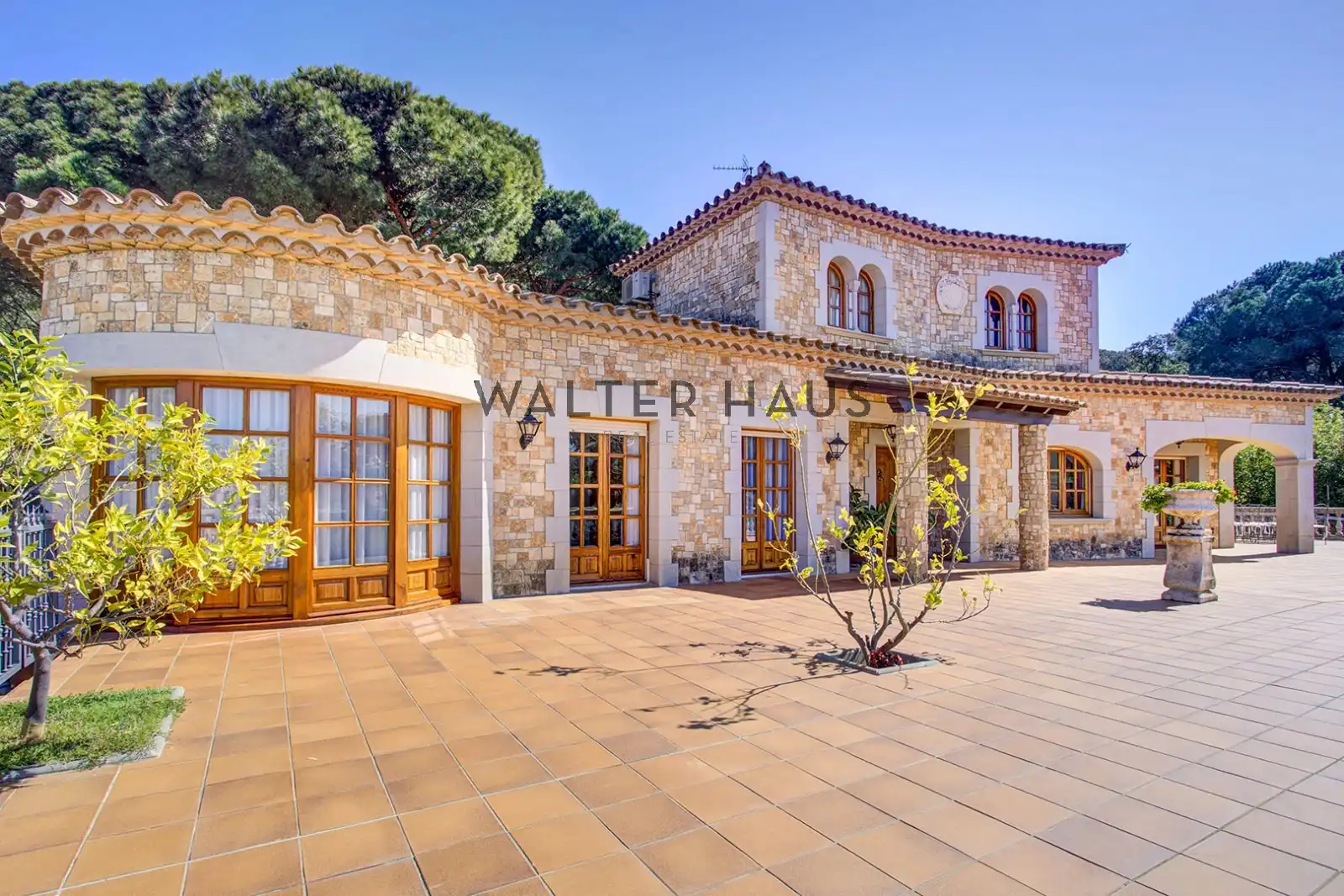 Vista exterior de Finca rústica en venta en Sant Feliu de Guíxols con Aire acondicionado, Jardín privado y Terraza