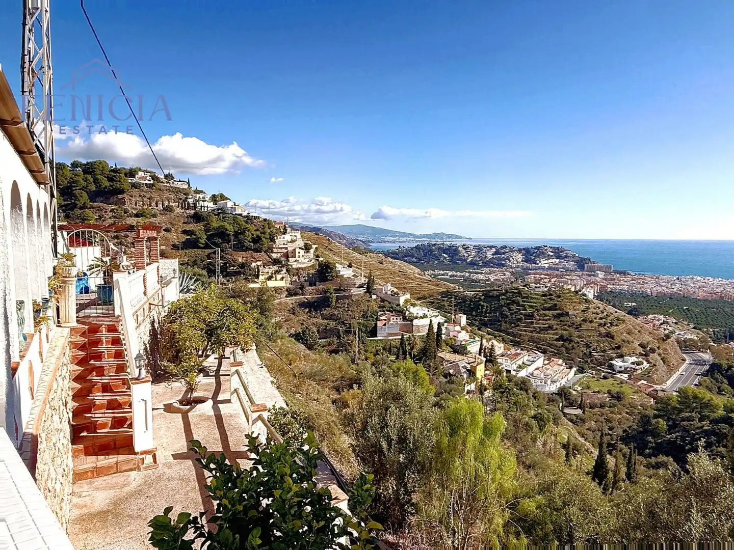 Vista exterior de Casa o chalet en venta en Almuñécar con Aire acondicionado, Calefacción y Jardín privado