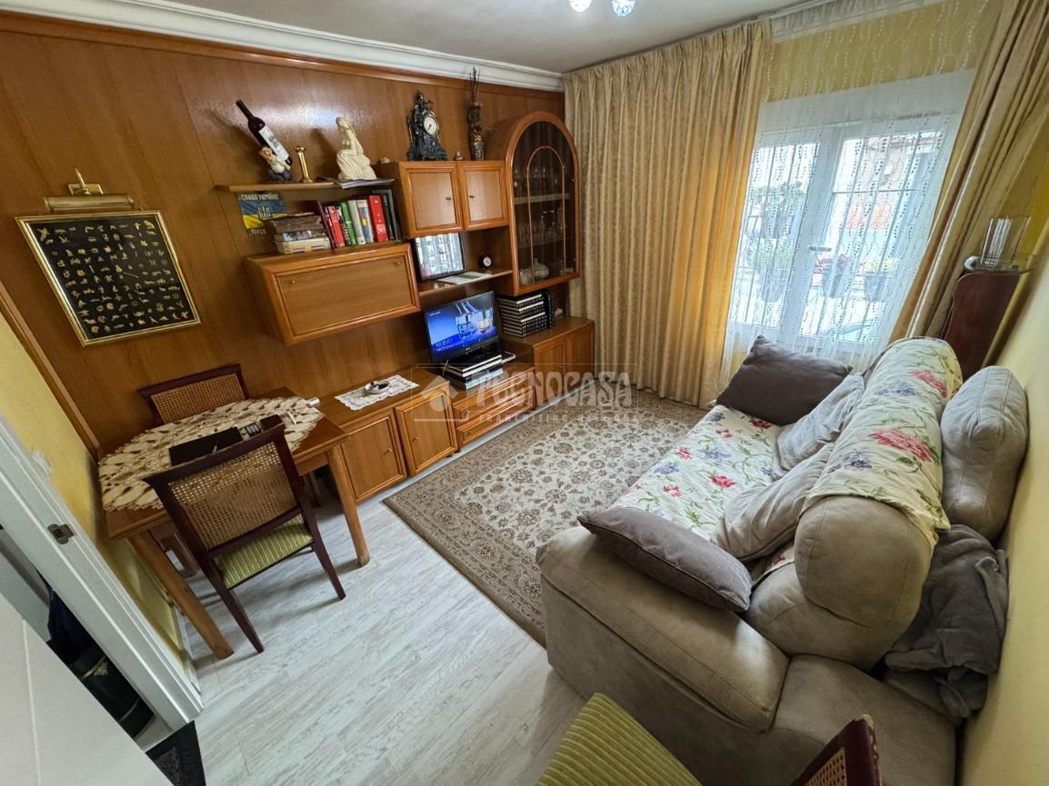 Living room of Flat for sale in  Madrid Capital  with Heating