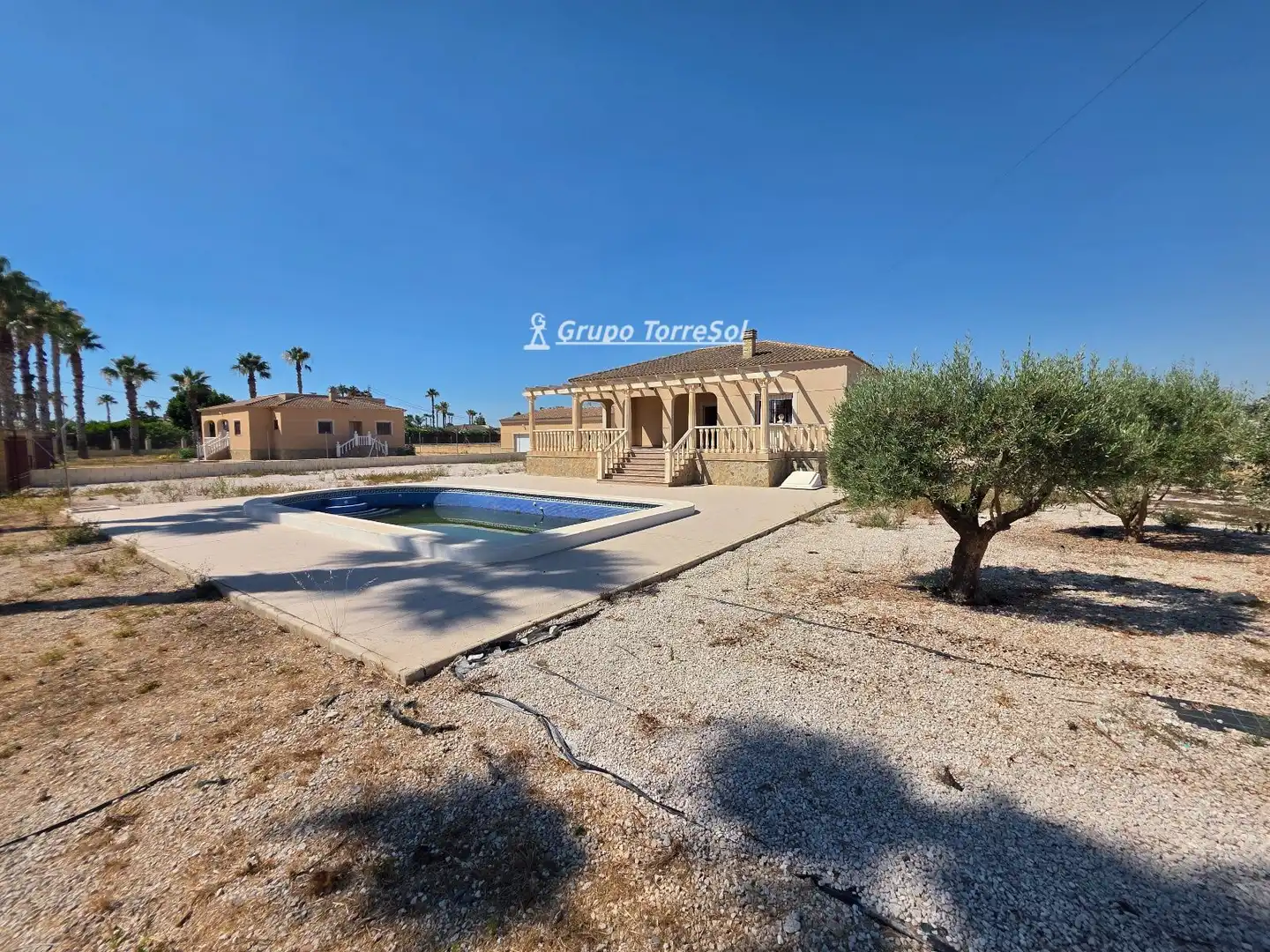 Vista exterior de Casa o xalet en venda en Catral amb Calefacció, Jardí privat i Terrassa