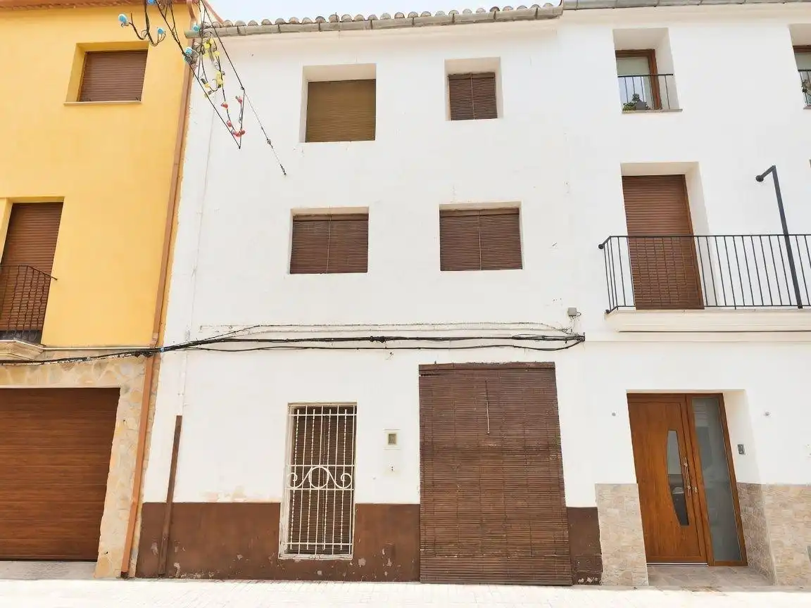 House for sale in Calle ARRABAL