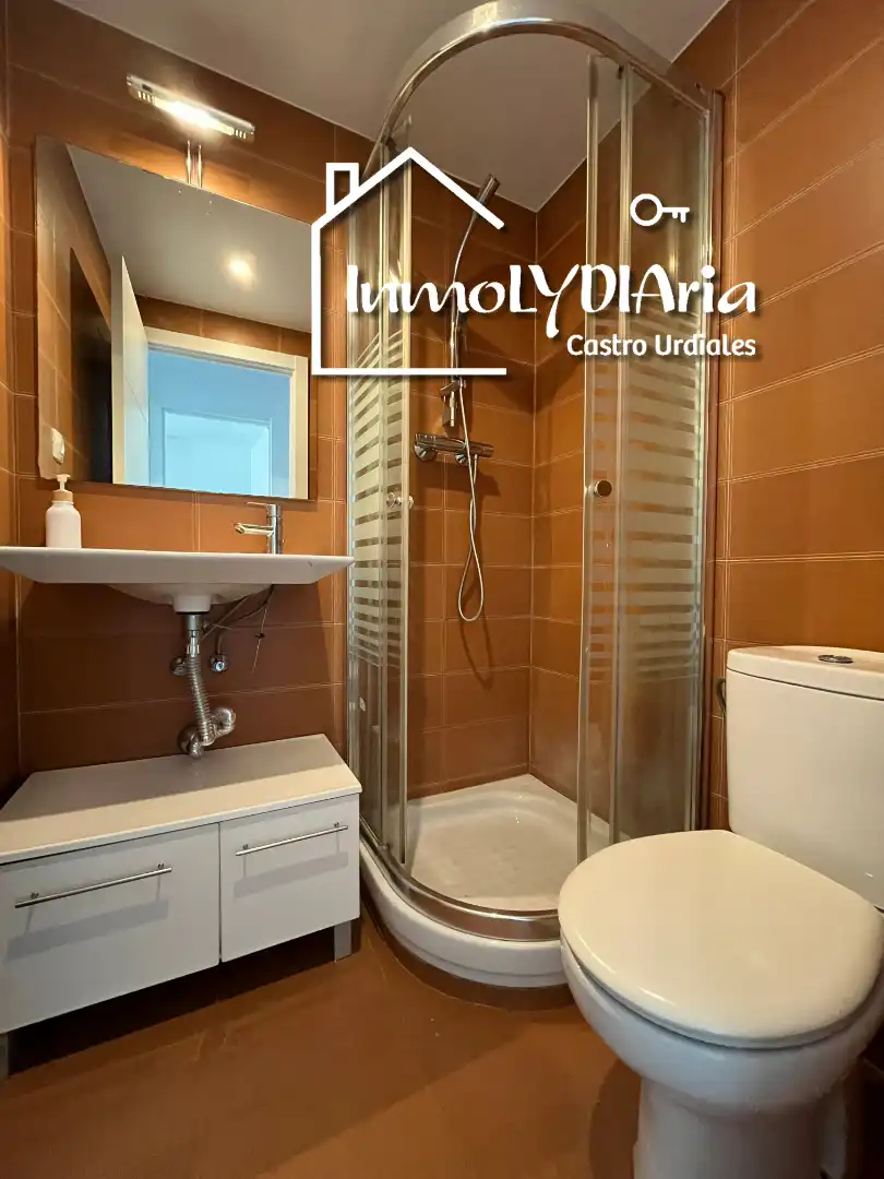 Bathroom of Houses for sale in Castro-Urdiales  with Heating, Private garden and Terrace