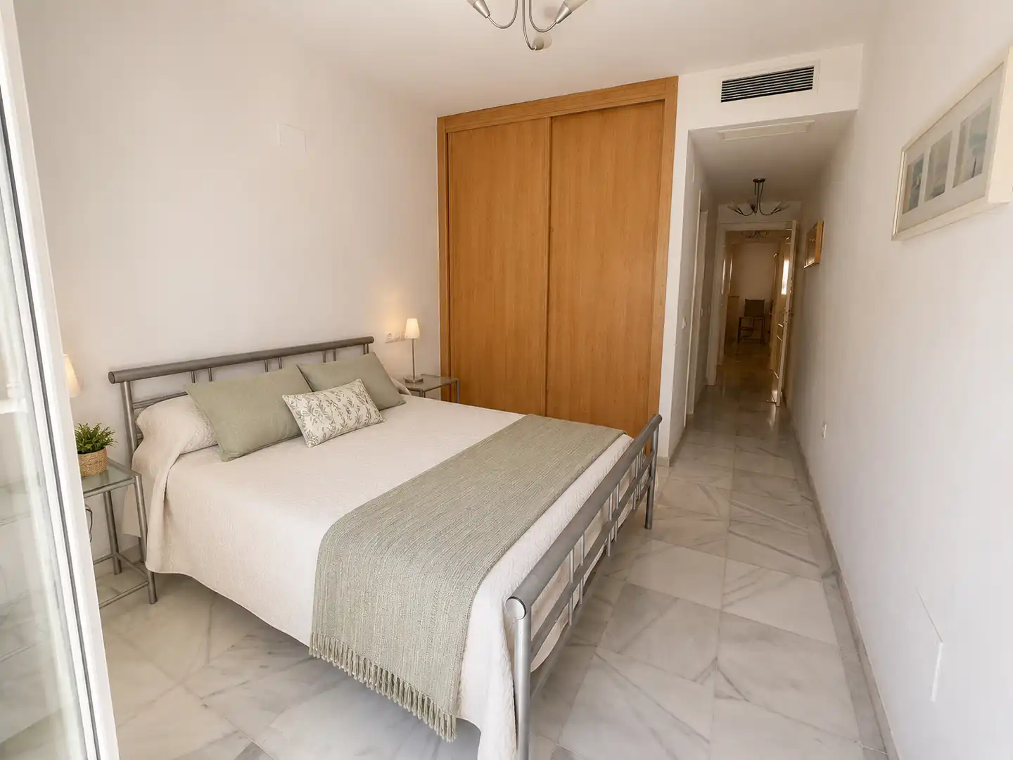 Dormitori de Pis en venda en Almería amb Aire condicionat, Terrassa i Balcó
