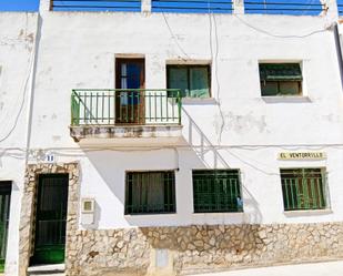 Vista exterior de Casa o xalet en venda en Calles amb Terrassa i Balcó