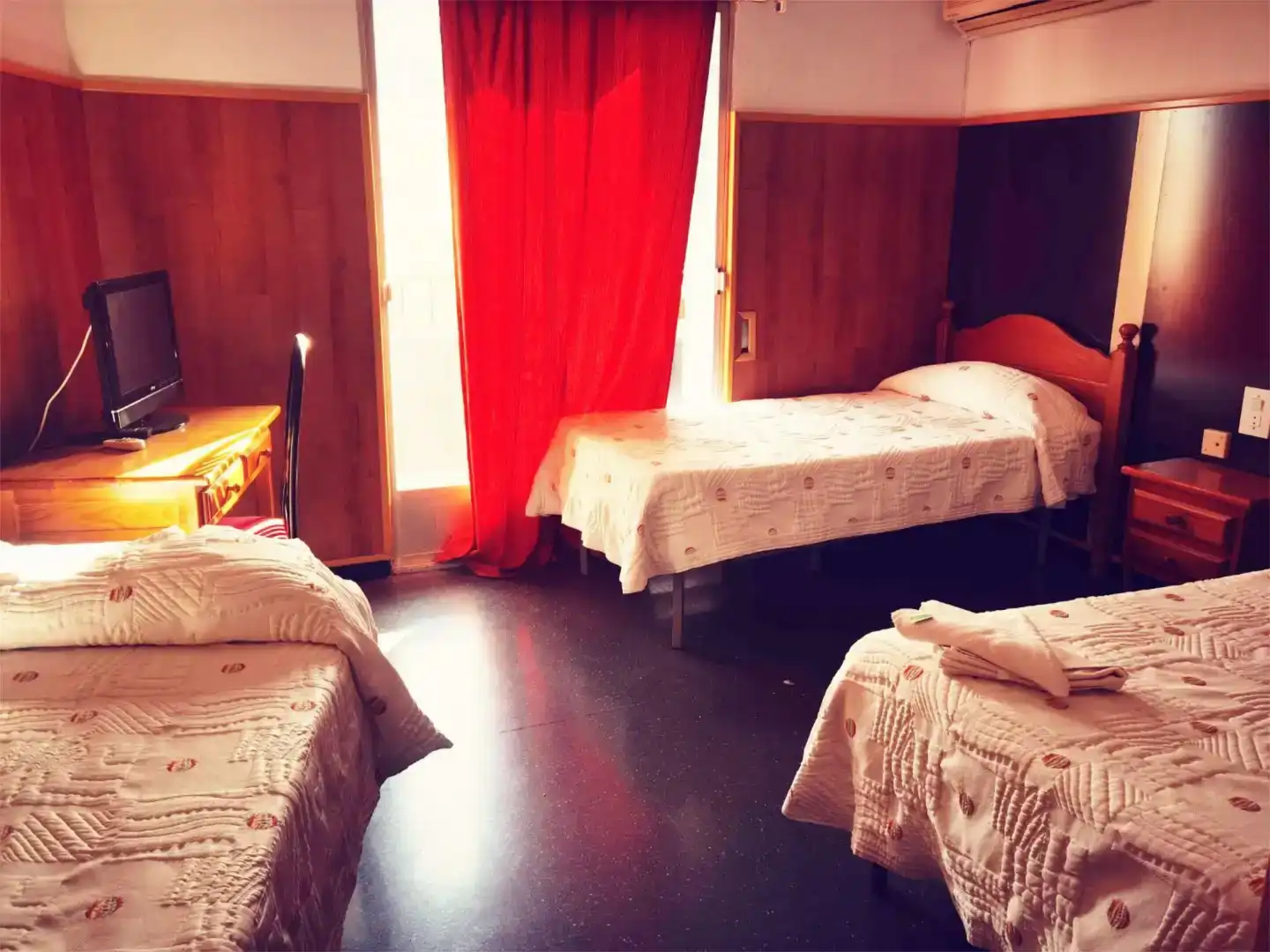 Habitación de Local de alquiler en Puertollano con Aire acondicionado y Amueblado