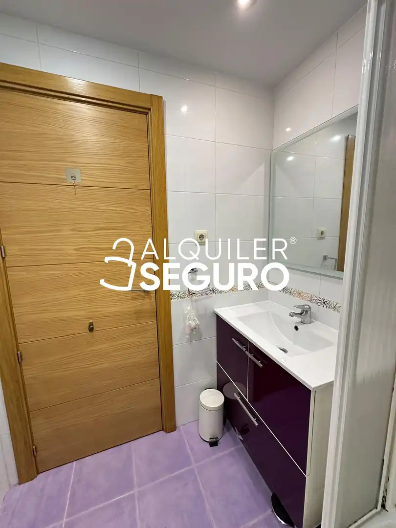 Baño de Piso de alquiler en Madrid con Aire acondicionado, Calefacción y Terraza