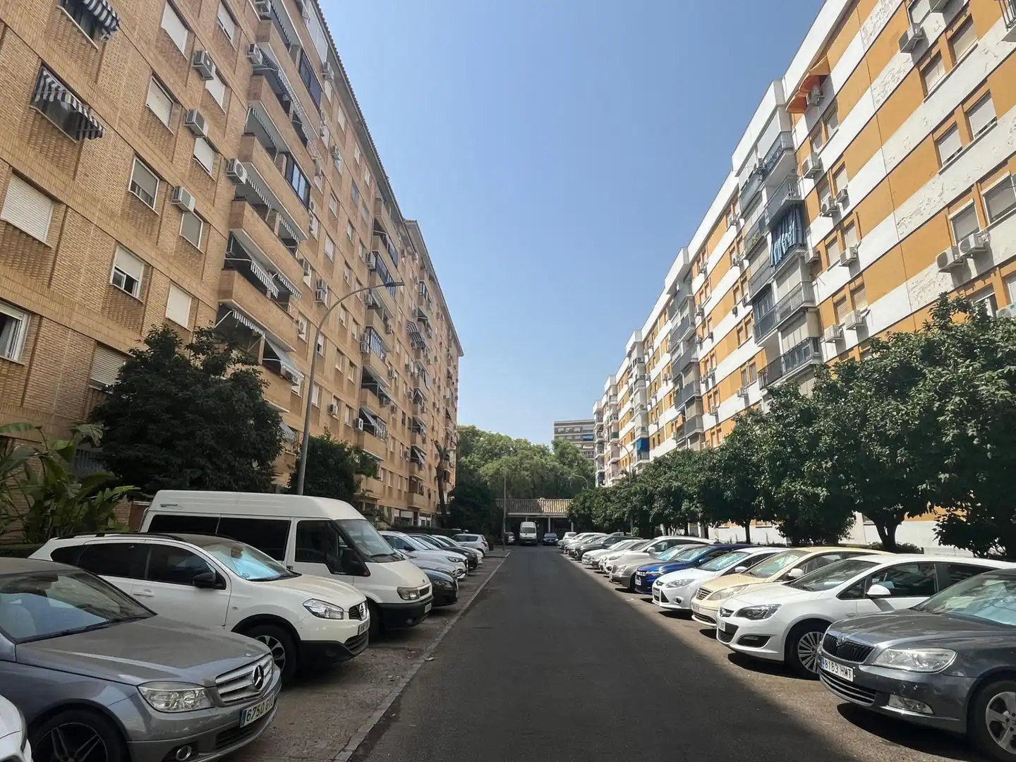 Parking de Piso en venta en Sevilla con Aire acondicionado, Terraza y Balcón