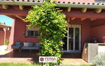 Exterior view of Single-family semi-detached for sale in El Puerto de Santa María  with Air Conditioner and Terrace