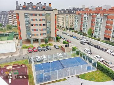 Penthouse with pool for sale in Ciudad Naranco - Prados de La Fuente