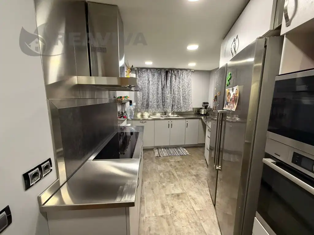 Kitchen of Houses for sale in La Seu d'Urgell  with Air Conditioner and Oven