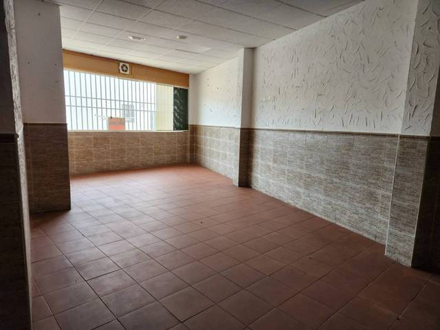 Local comercial en Alquiler en Calle Tercia en El Casar