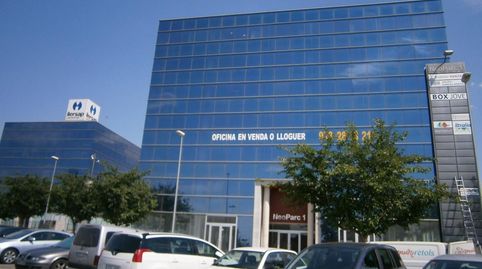 Espectacular oficina situada en el edificio Centro de Negocios Neoparc 1 de Lleida, totalmente diáfana, de 300 m2 de superficie, c