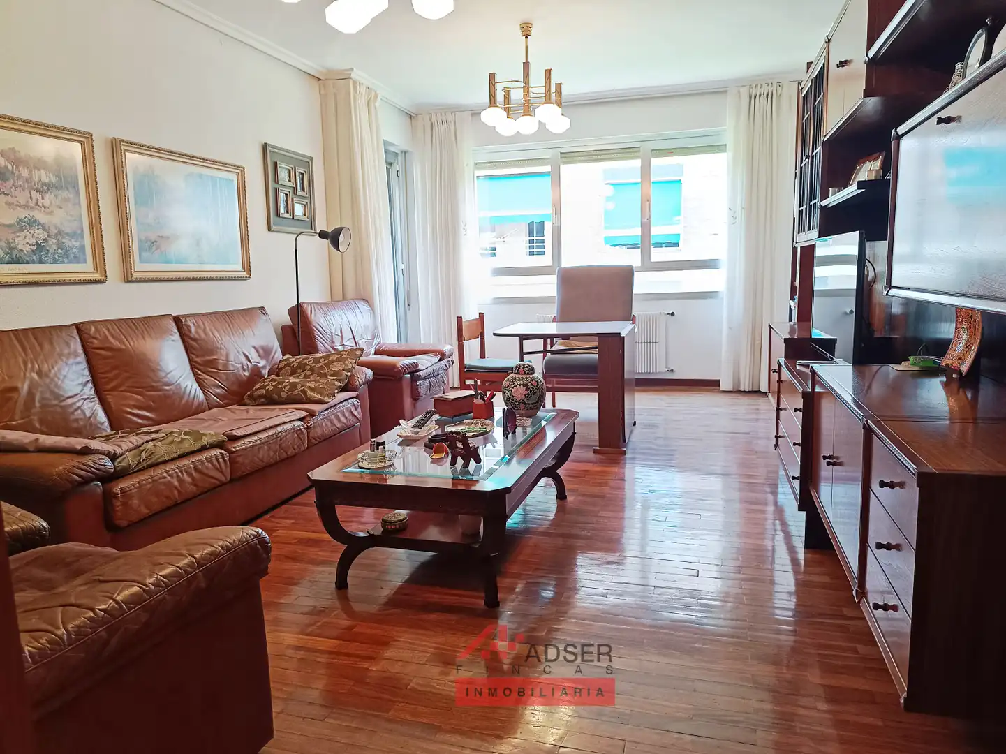 Sala de estar de Piso en venta en  Logroño con Calefacción, Parquet y Terraza