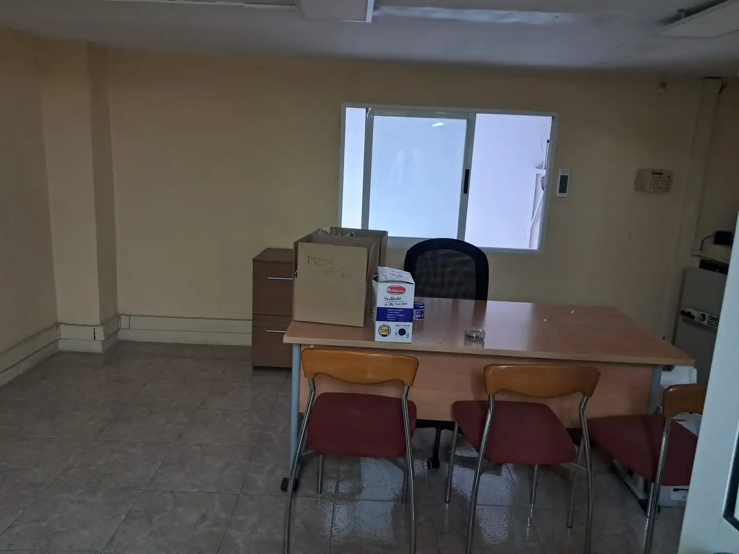 Business premises for sale in Carrer de Joan Ramon Jiménez 16, imagen 3