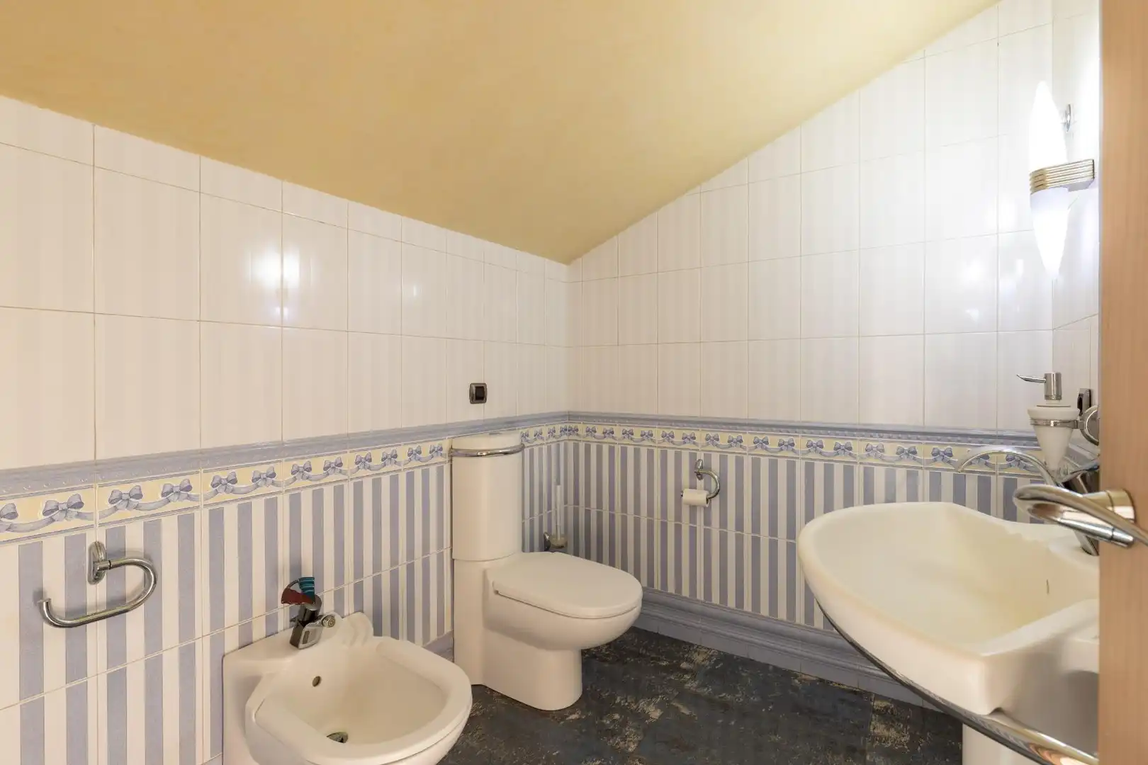 Badezimmer von Dachboden zum Verkauf in Manresa mit Klimaanlage, Terrasse und Abstellraum