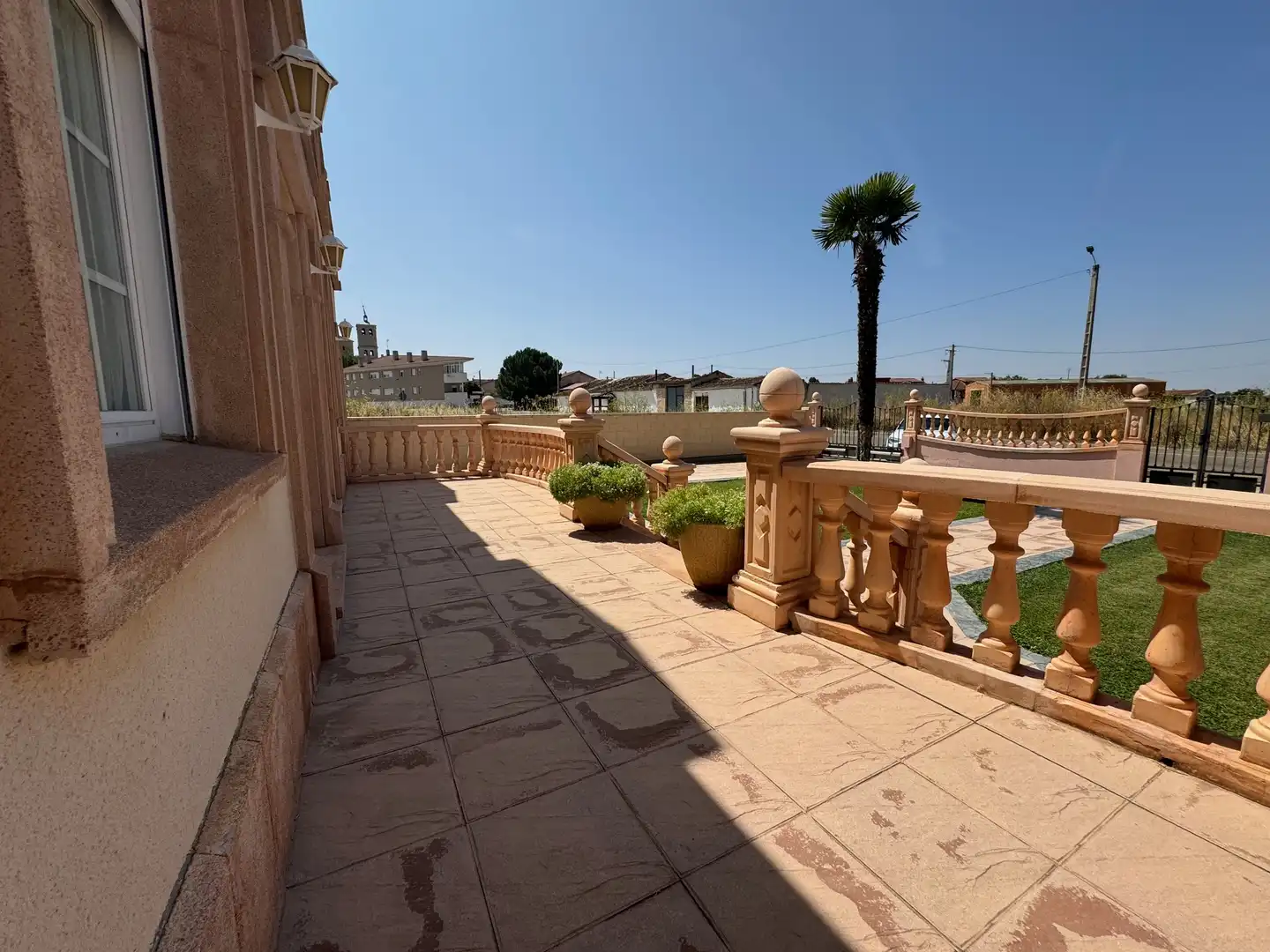 Terraza de Casa adosada en venta en Valoria la Buena con Calefacción, Jardín privado y Parquet