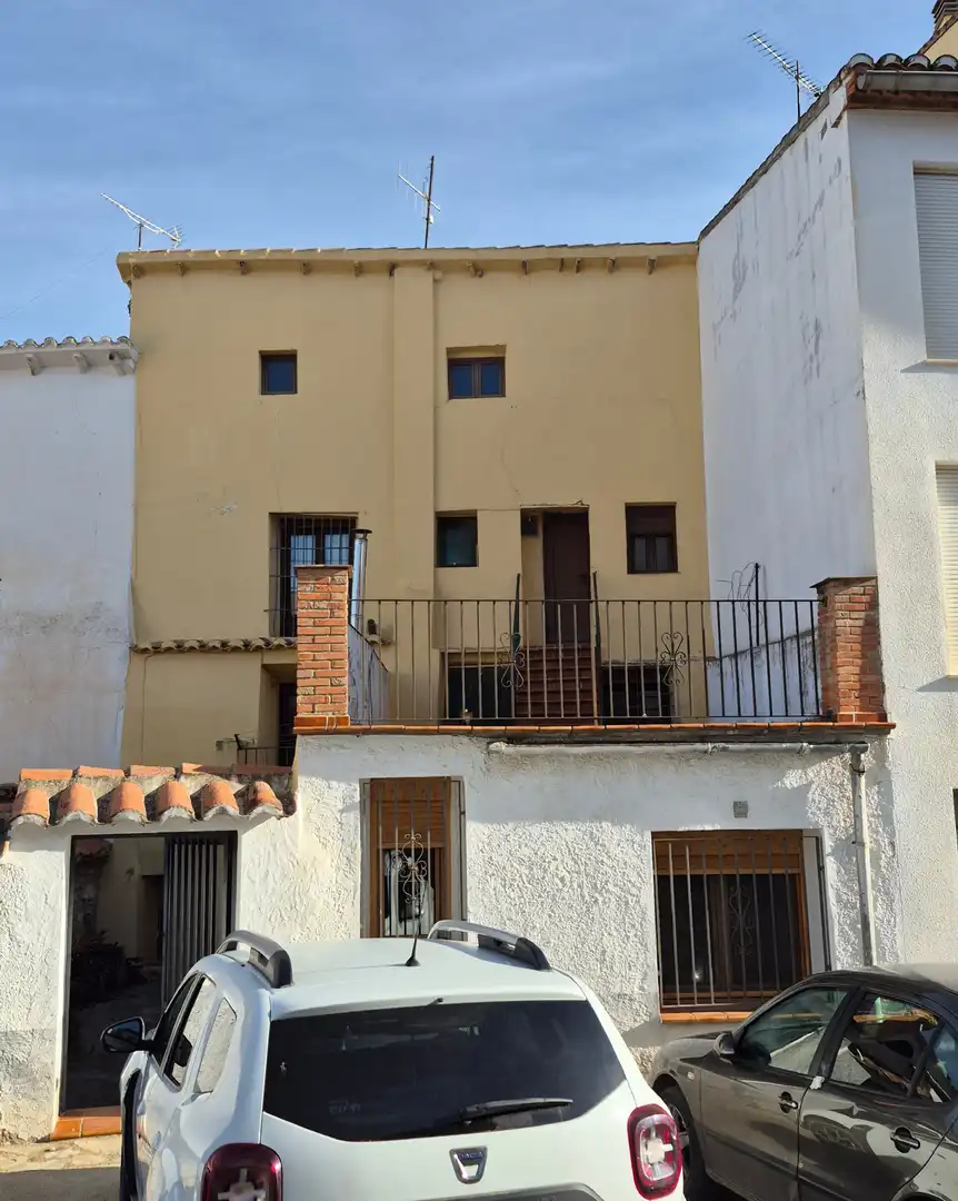 Vista exterior de Casa o chalet en venta en Sarrión con Terraza y Balcón