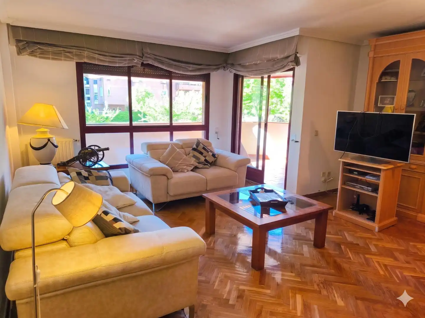 Sala de estar de Piso de alquiler en Pozuelo de Alarcón con Calefacción, Jardín privado y Terraza