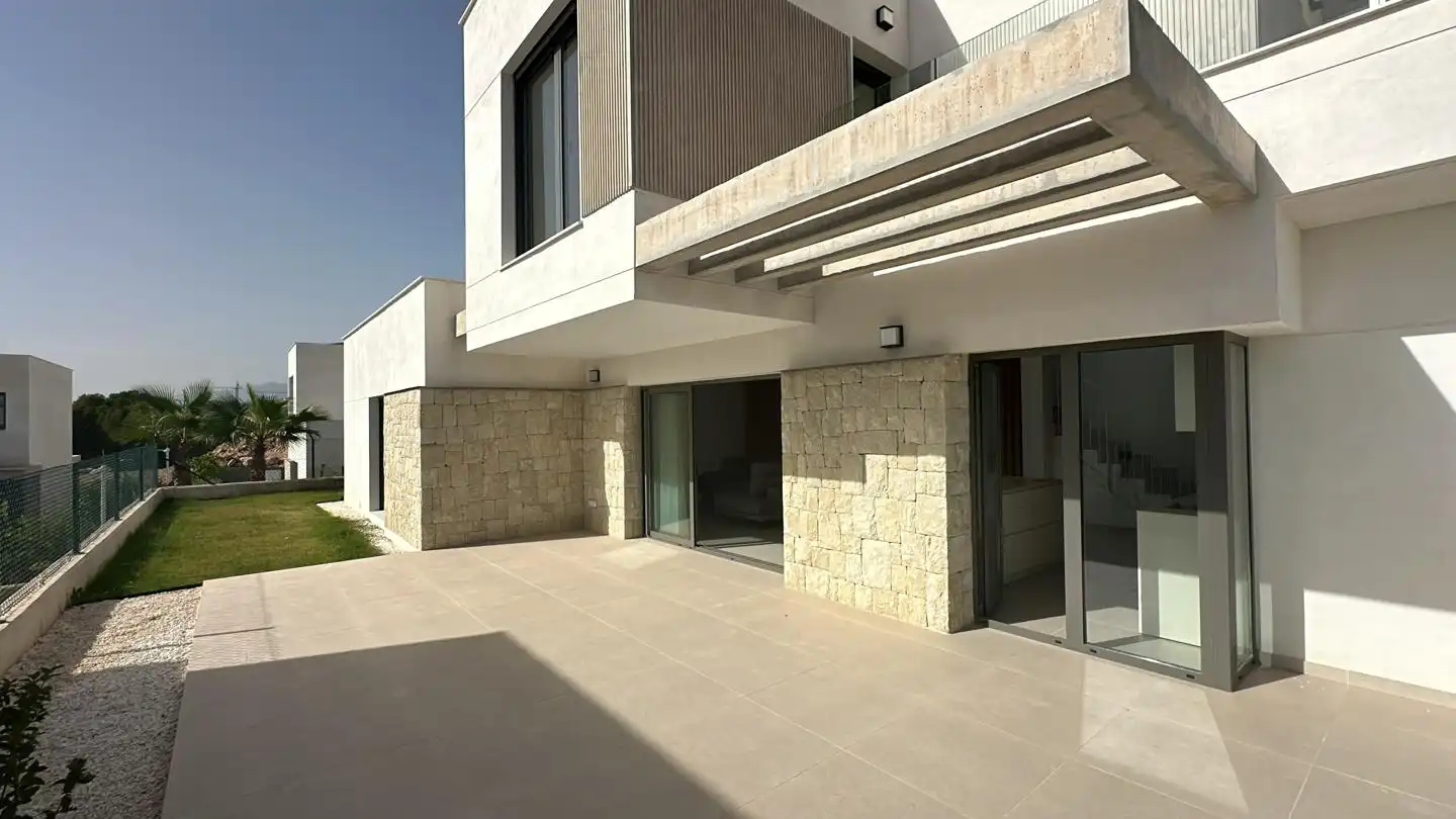 Neubau-Villa mit Terrasse zum Verkauf in Carrer Praga, imagen 3