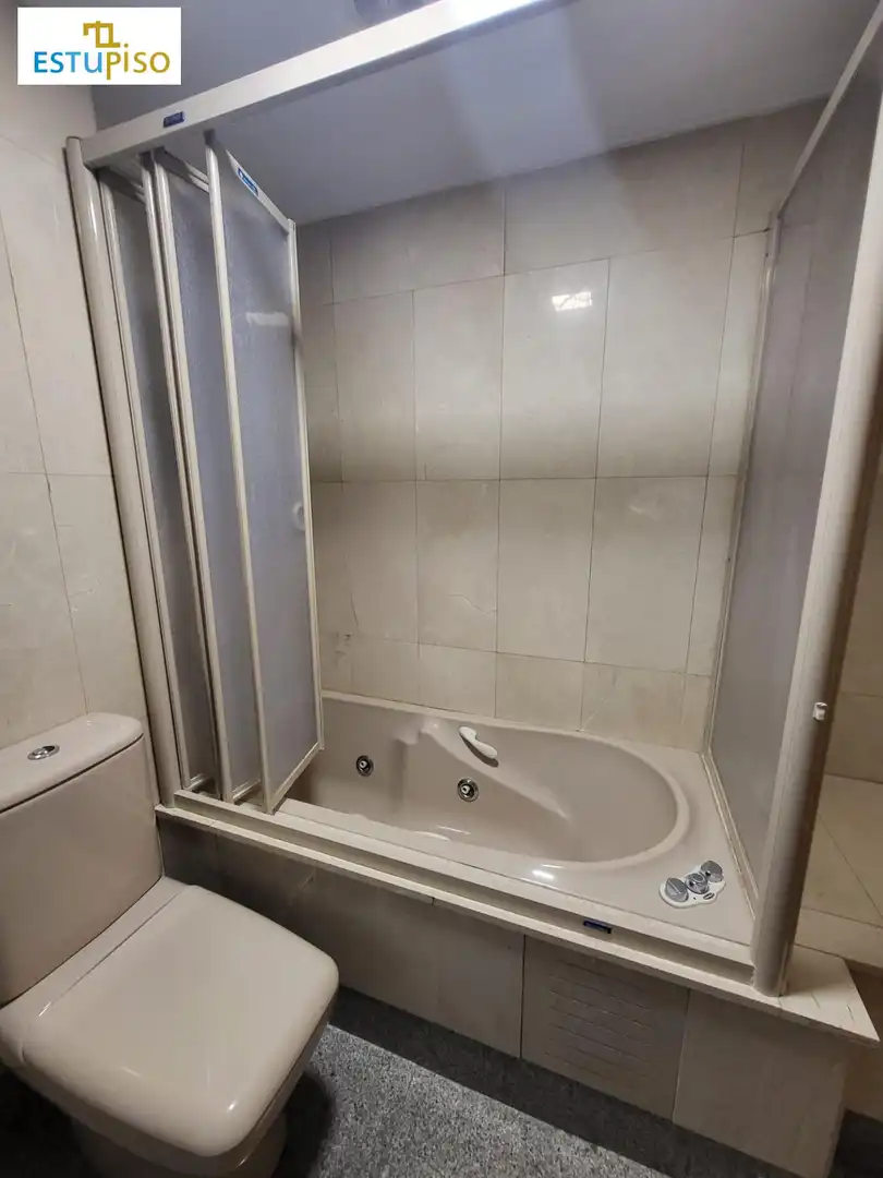 Bathroom of Flat for rent in León Capital   with Balcony