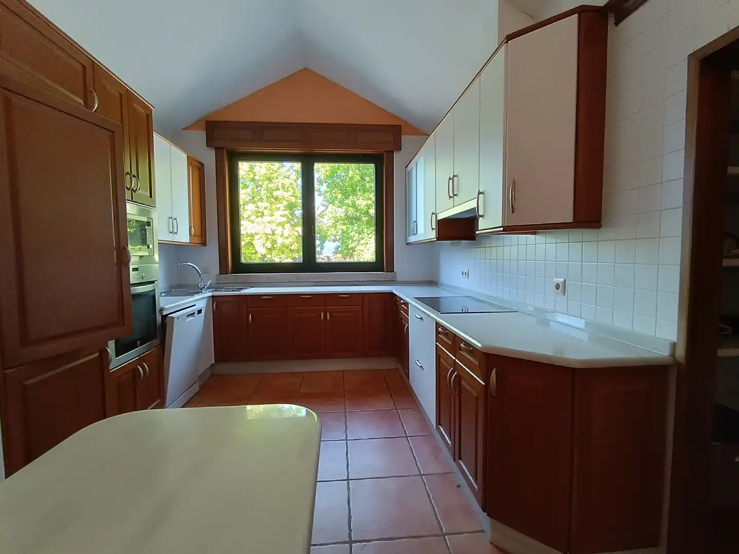 Cuina de Casa o xalet en venda en Soutomaior amb Calefacció, Jardí privat i Terrassa