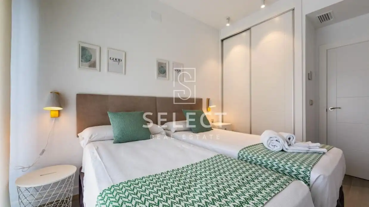 Dormitori de Apartament en venda en Motril amb Aire condicionat, Calefacció i Terrassa