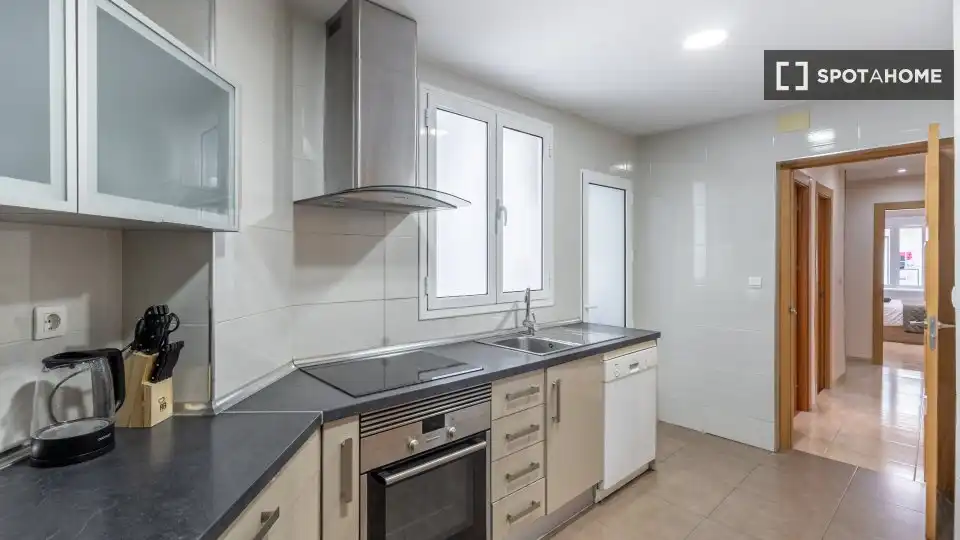 Cocina de Piso de alquiler en Granada con Aire acondicionado, Calefacción y Amueblado