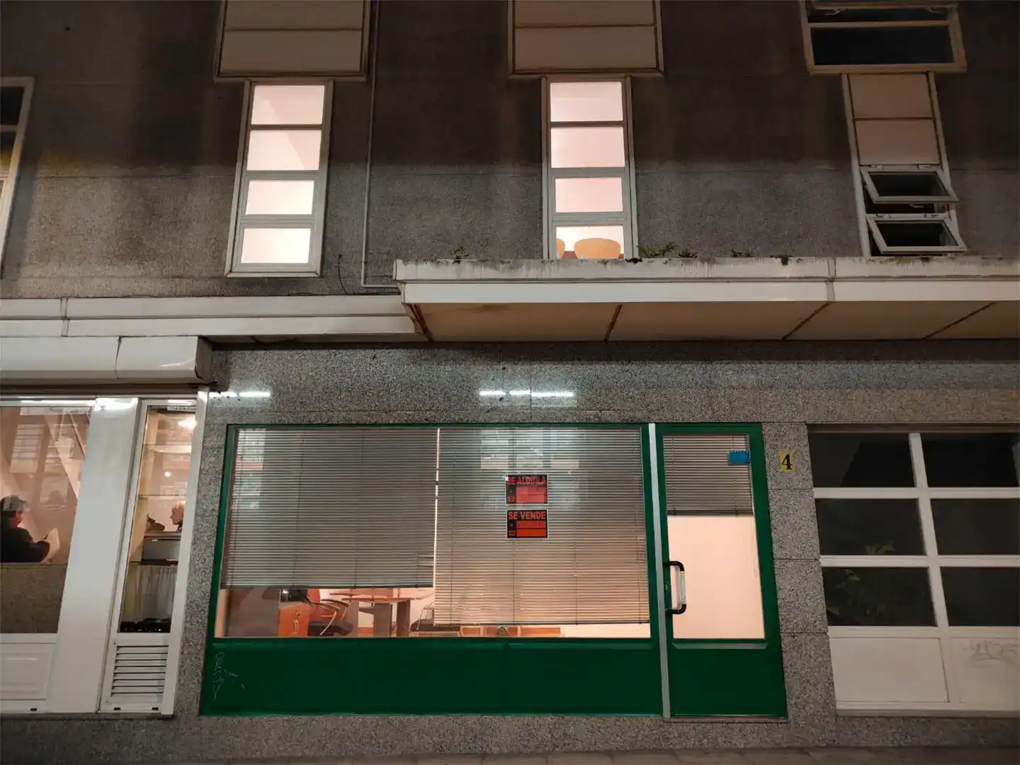 Vista exterior de Local de alquiler en A Coruña Capital 