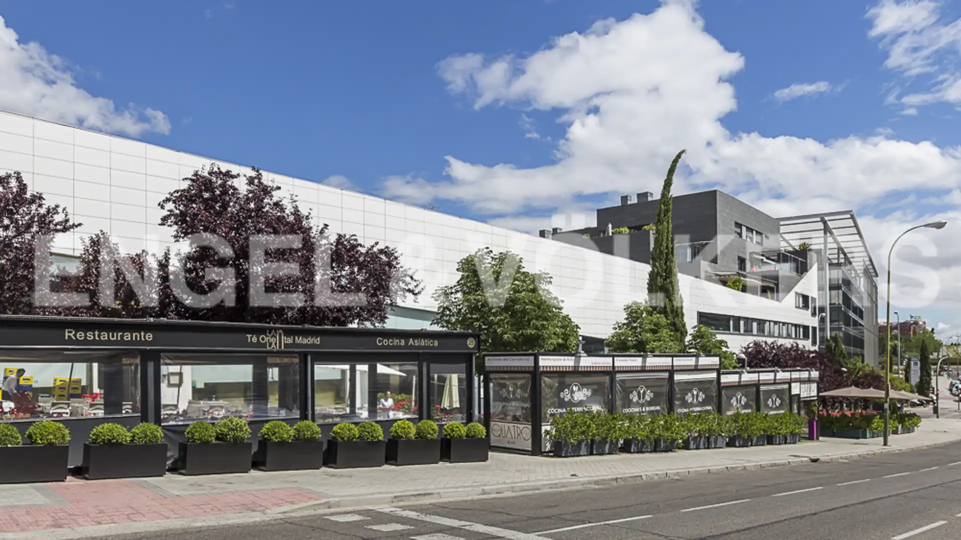 Vista exterior de Casa adosada en venta en  Madrid Capital con Aire acondicionado, Calefacción y Jardín privado