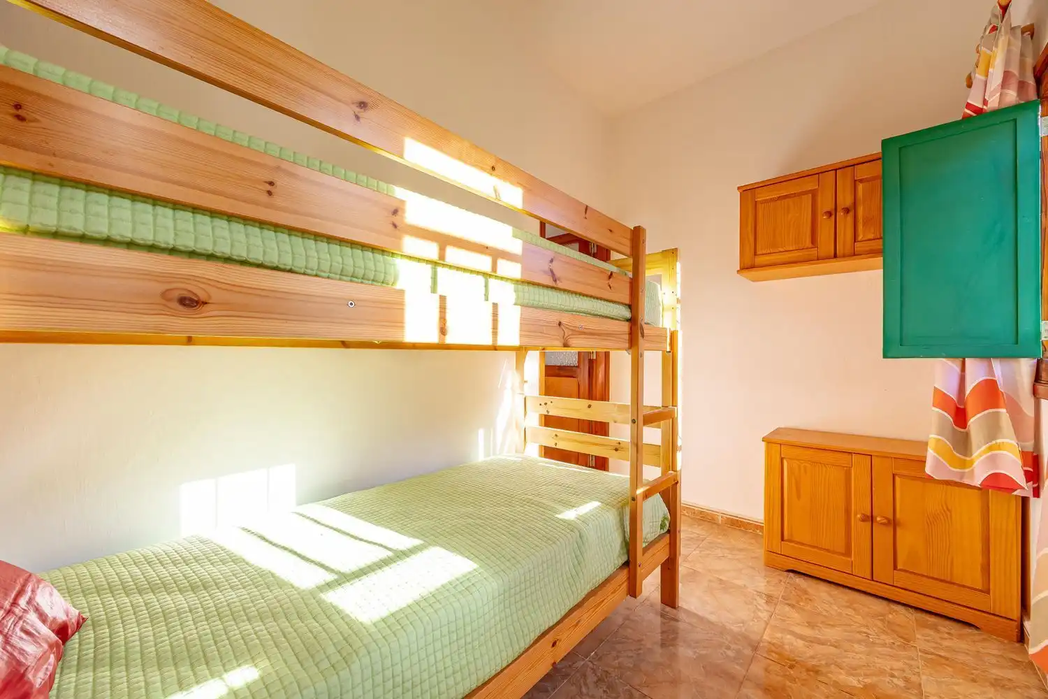 Dormitori de Casa o xalet en venda en Vega de San Mateo amb Jardí privat i Terrassa