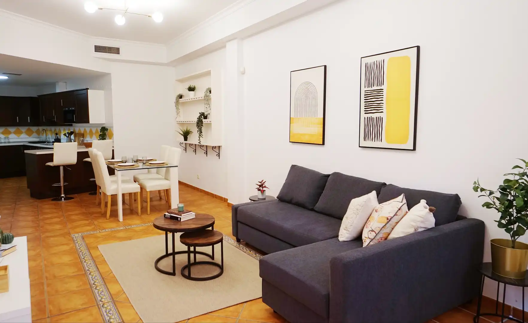 Sala d'estar de Apartament de lloguer en Benahavís amb Aire condicionat, Moblat i Forn