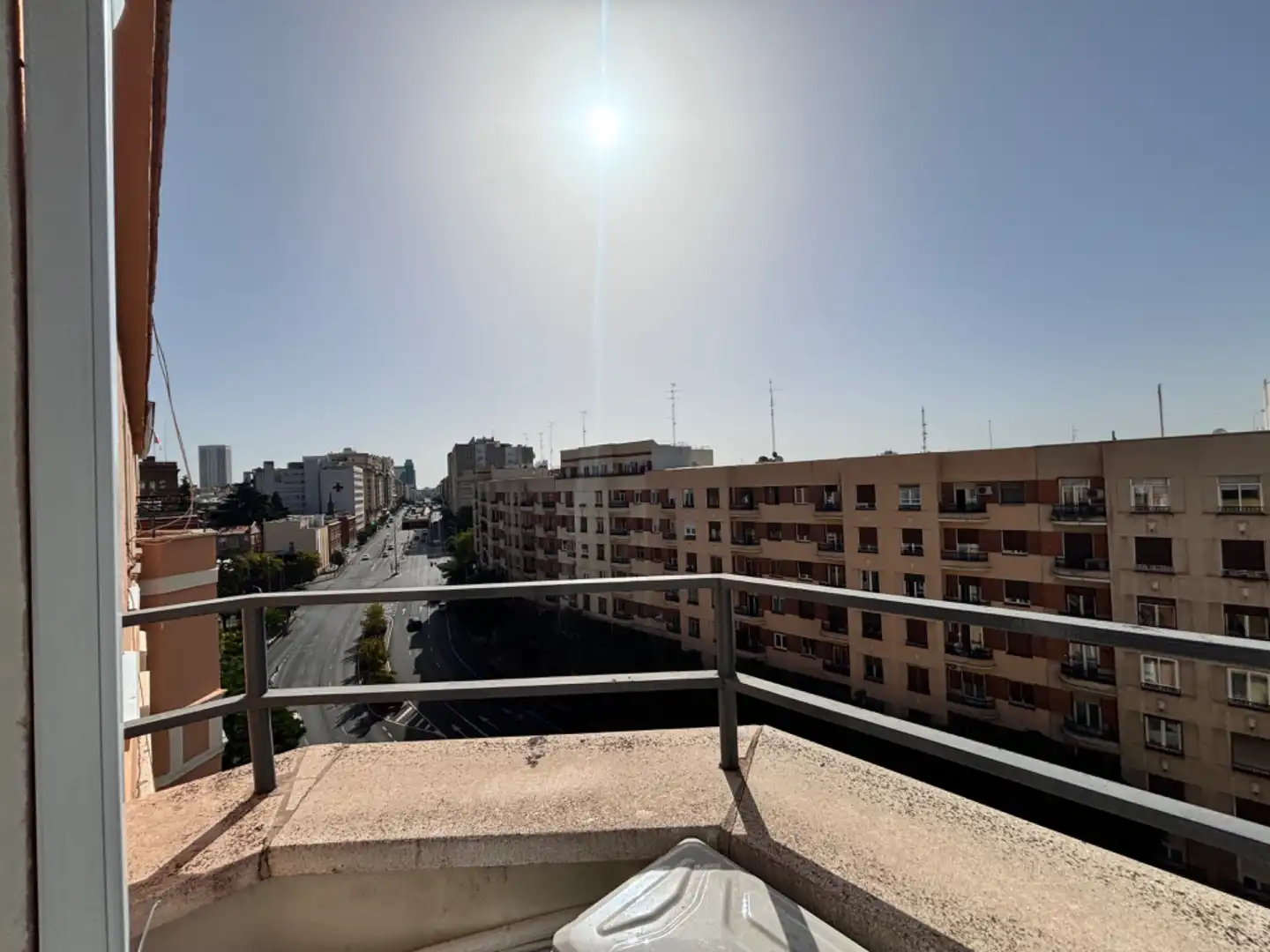 Vista exterior de Pis de lloguer en Madrid amb Calefacció, Terrassa i Moblat