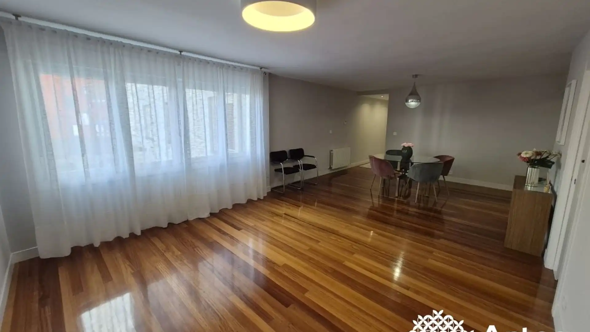 Sala d'estar de Pis en venda en Portugalete amb Calefacció i Moblat