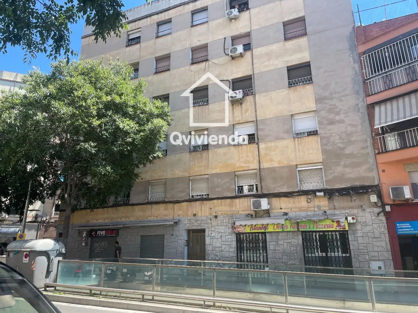Vista exterior de Pis en venda en Santa Coloma de Gramenet