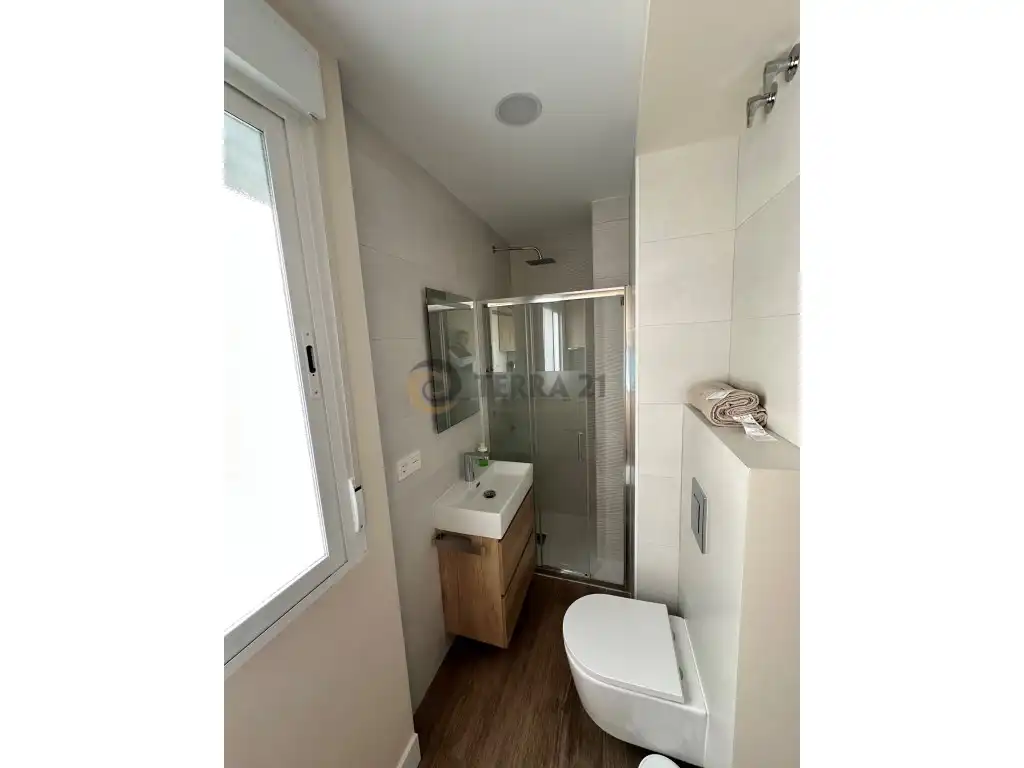 Bathroom of Flat for rent in Jaén