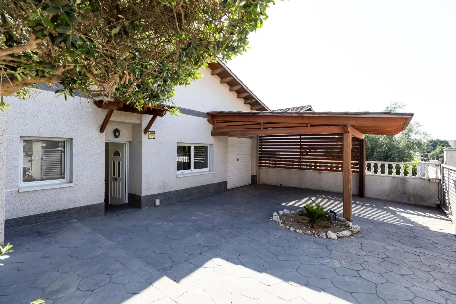 Vista exterior de Casa o xalet en venda en Lliçà d'Amunt amb Aire condicionat, Calefacció i Jardí privat